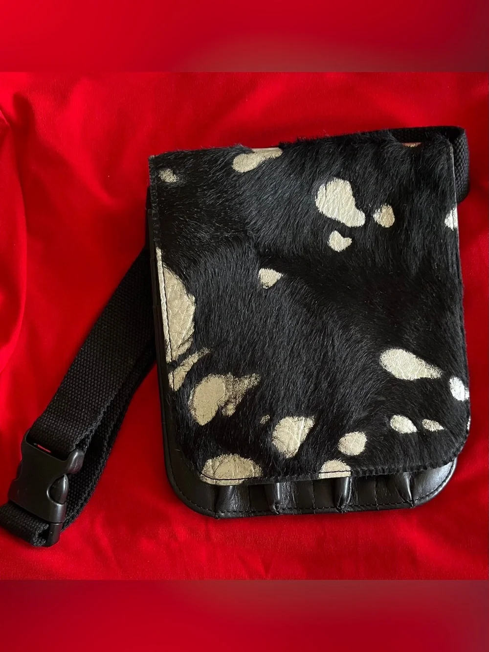 Stunning leather & suede animal design beauty bag